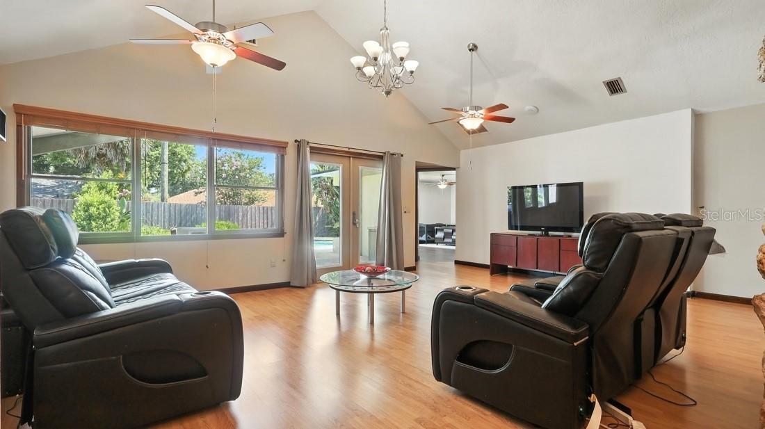 Image 14 of 27 For 5019 Shelley Court
