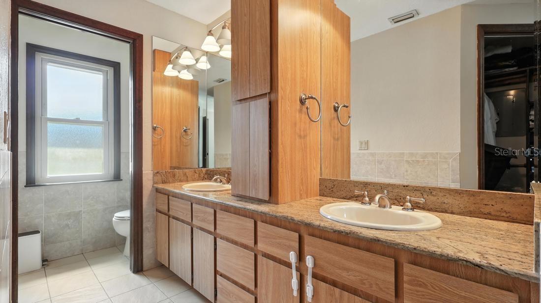 Image 19 of 27 For 5019 Shelley Court