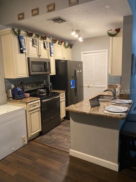 Image 5 of 11 For 4308 Kirkman Road 1