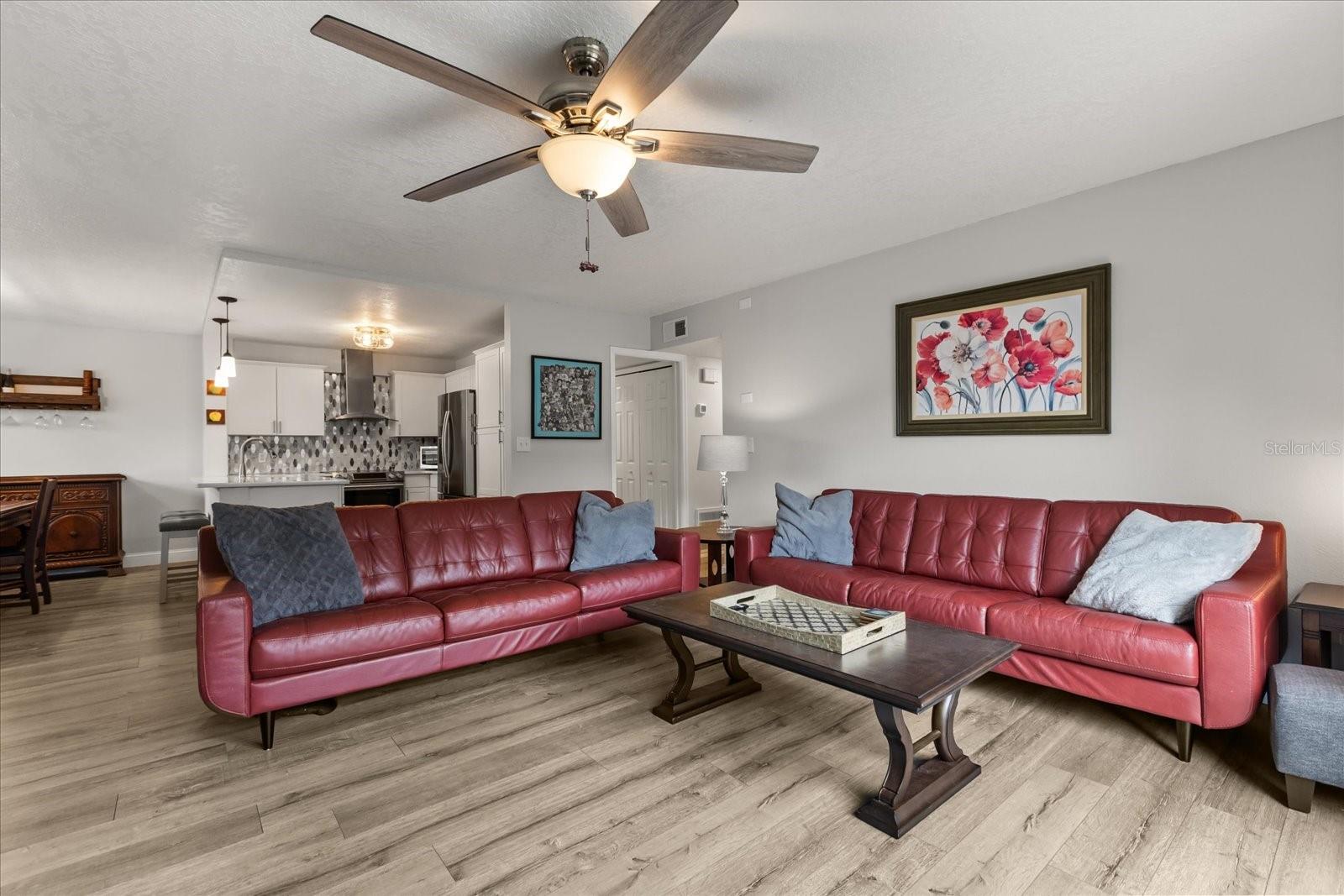 Image 7 of 26 For 150 Killarney Bay Court 5