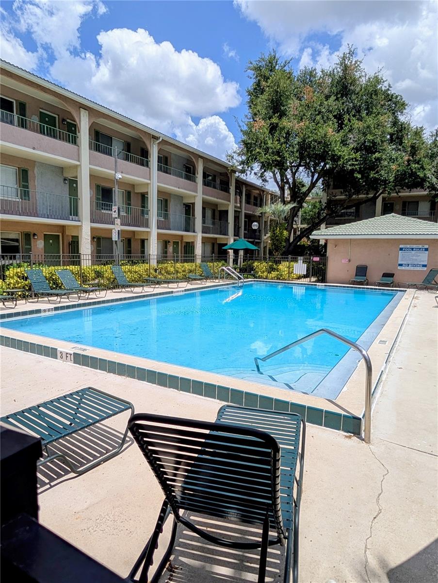 Image 2 of 5 For 121 Oyster Bay Circle 220
