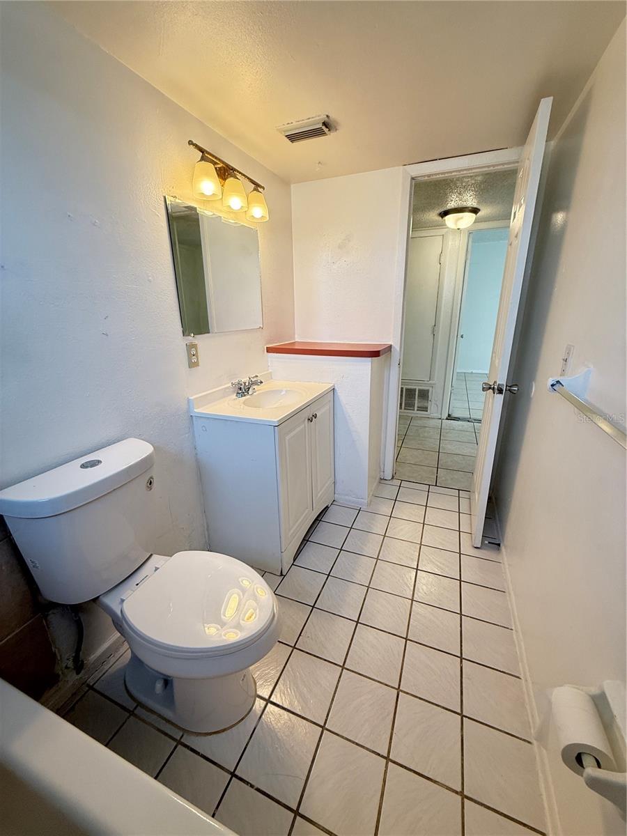 Image 11 of 18 For 731 Michigan Court 1