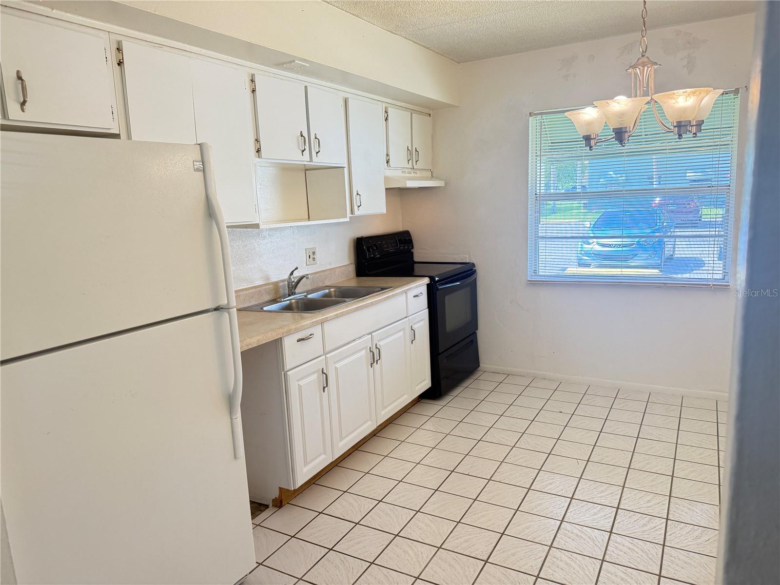 Image 6 of 18 For 731 Michigan Court 1
