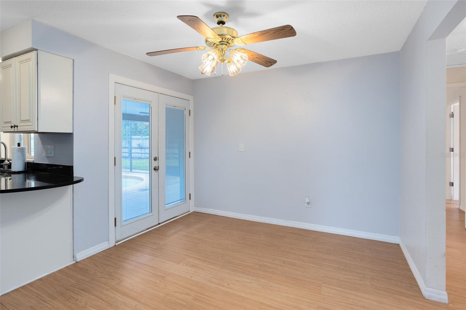 Image 11 of 30 For 426 Longwood Circle