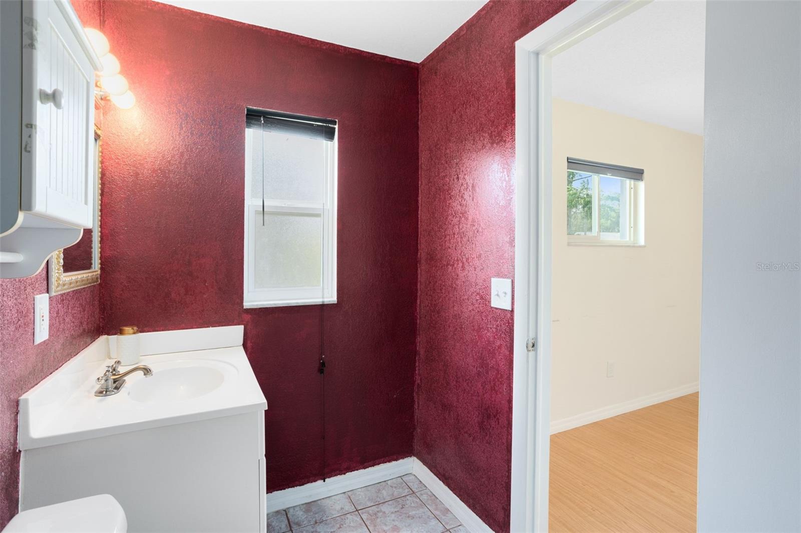 Image 19 of 30 For 426 Longwood Circle
