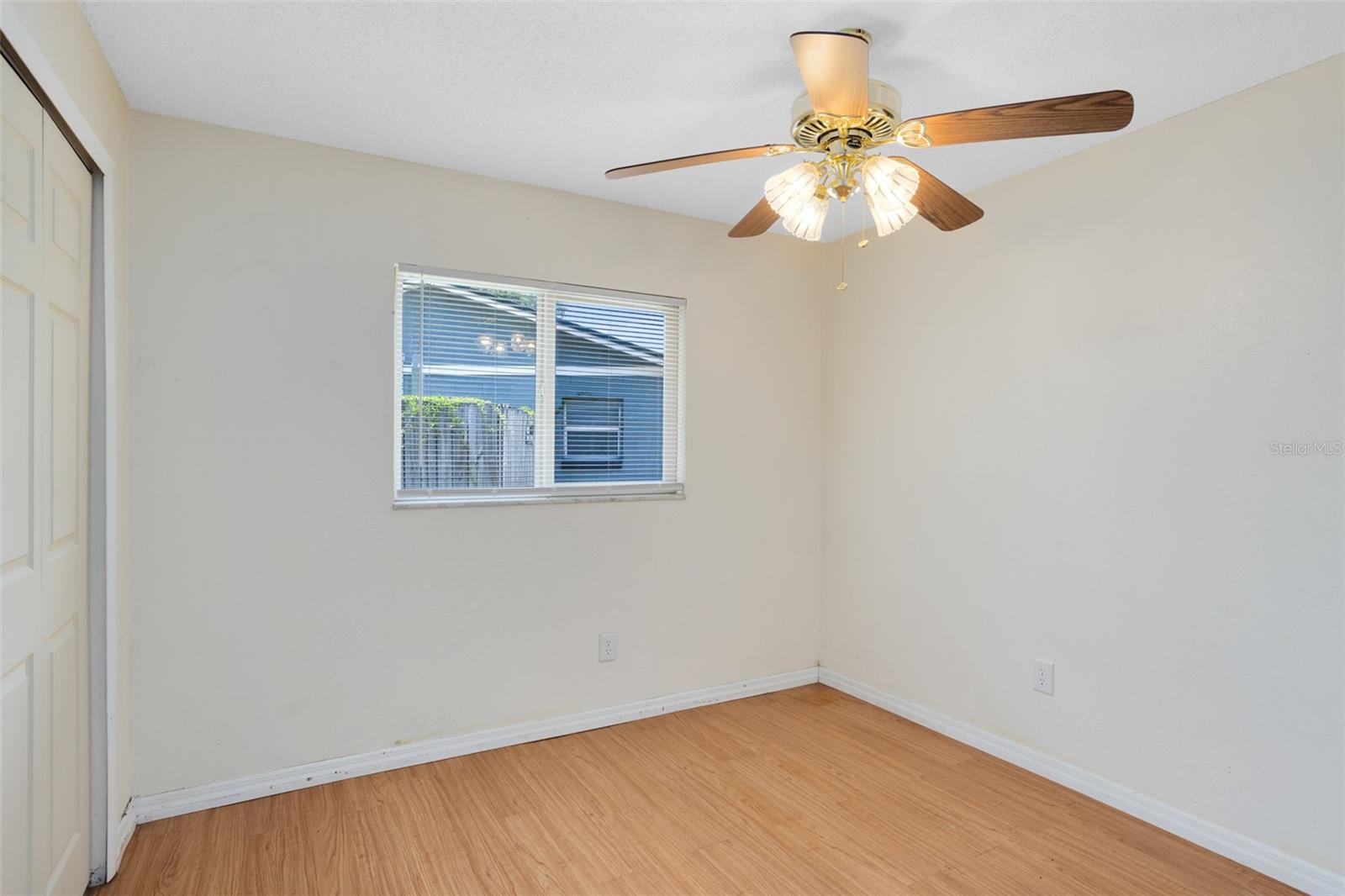 Image 20 of 30 For 426 Longwood Circle