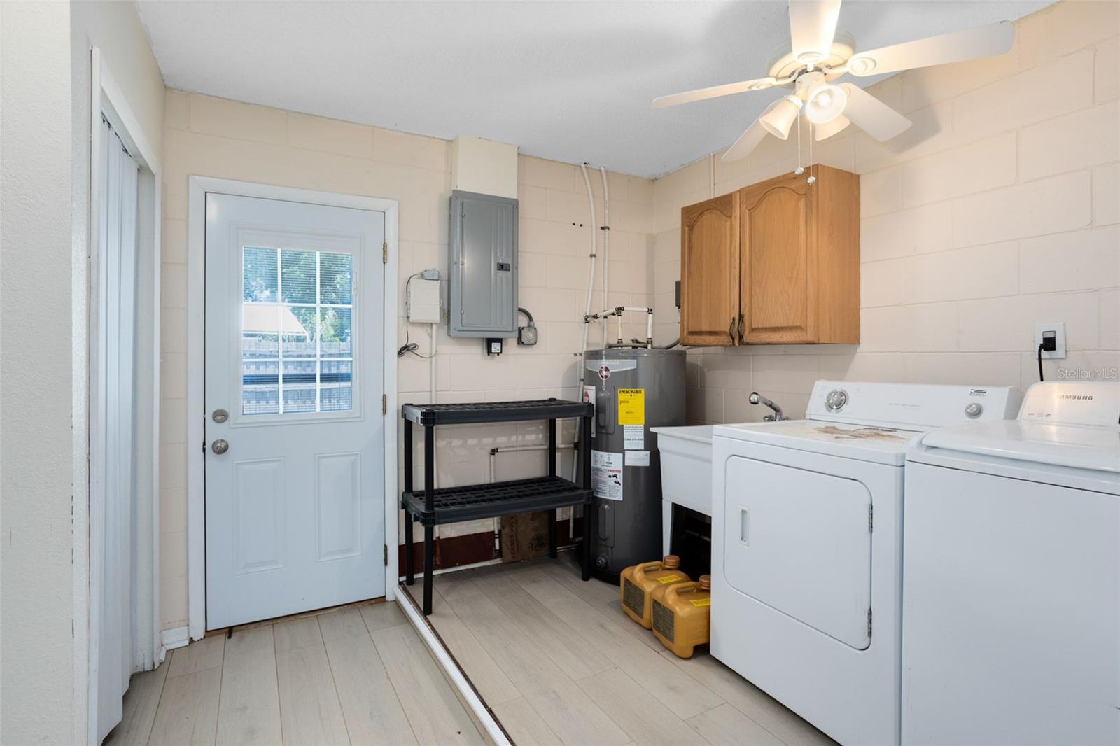 Image 22 of 30 For 426 Longwood Circle