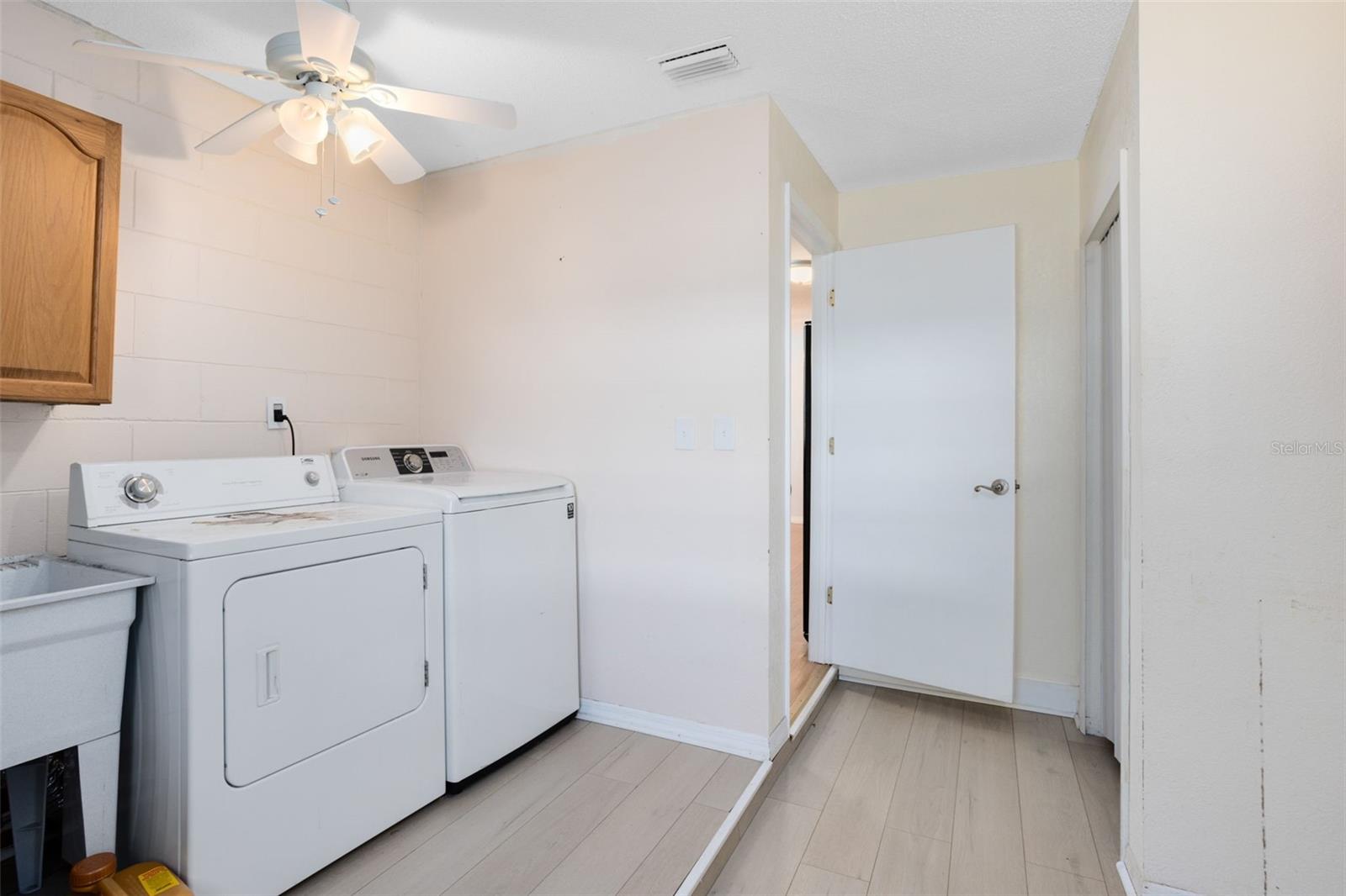 Image 23 of 30 For 426 Longwood Circle