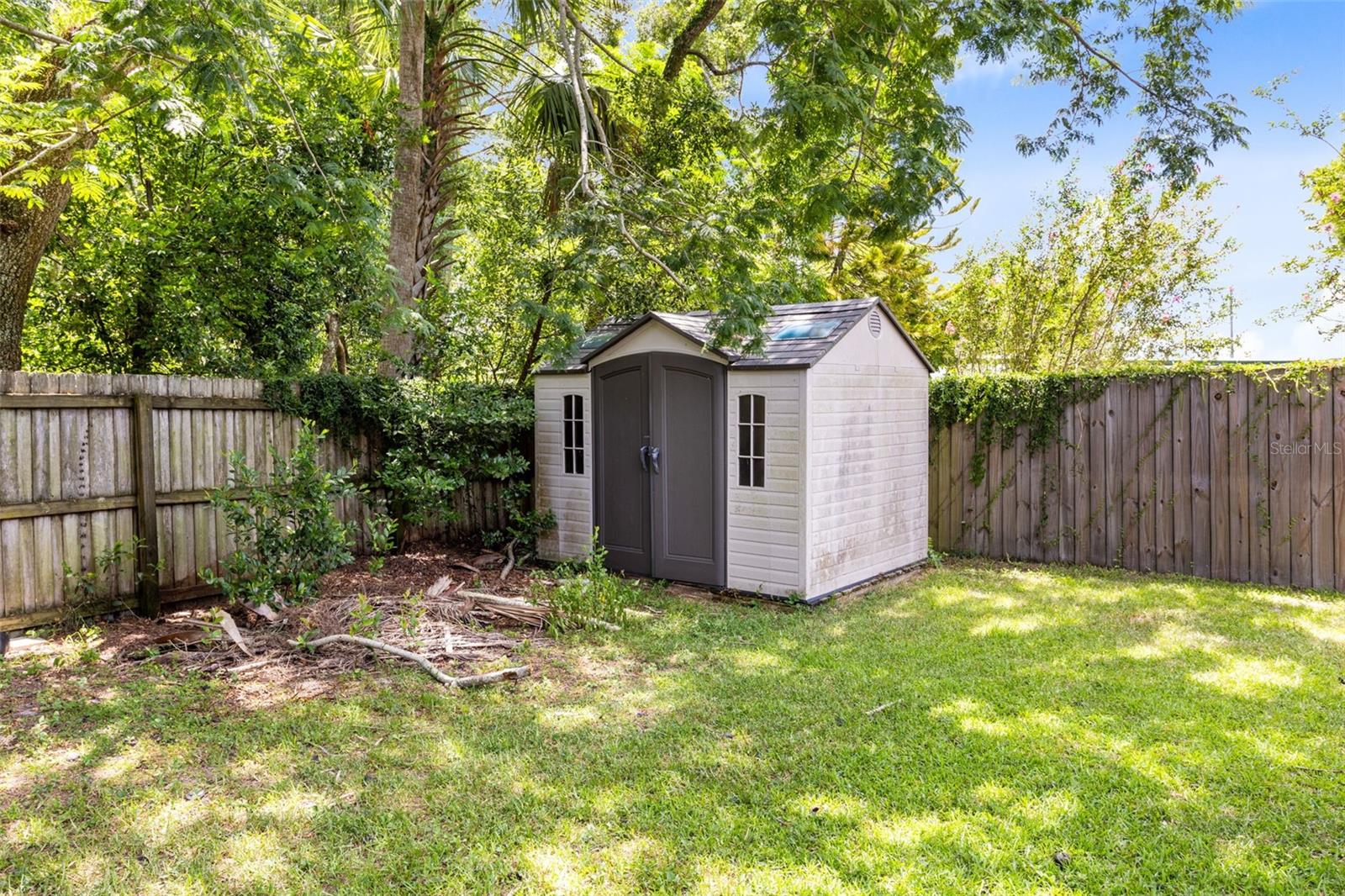 Image 24 of 30 For 426 Longwood Circle