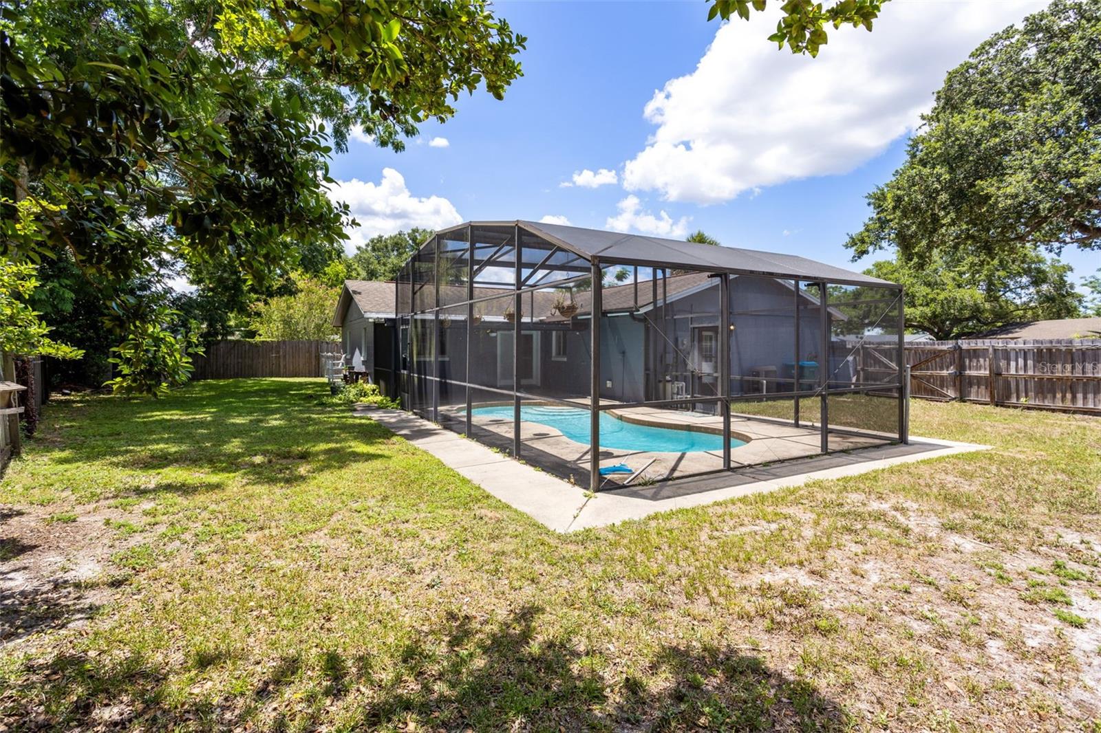 Image 3 of 30 For 426 Longwood Circle