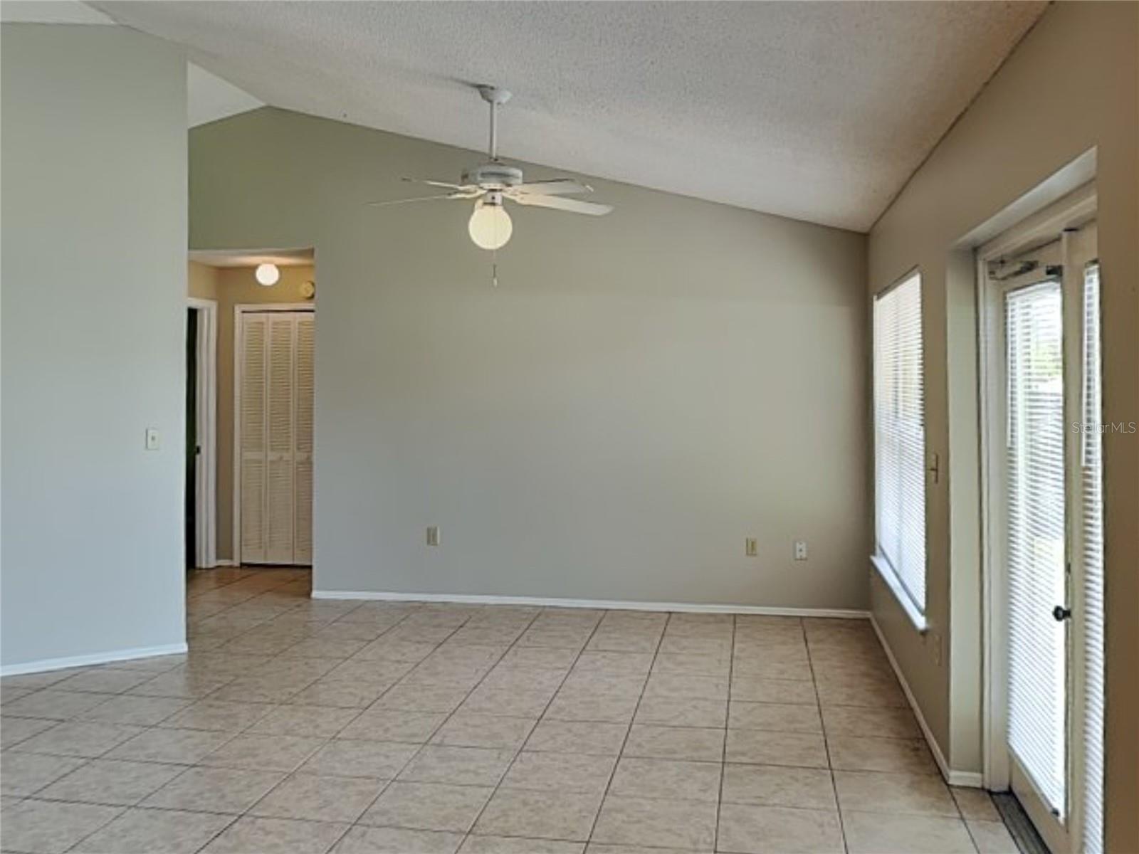 Image 3 of 15 For 1618 Cassingham Circle