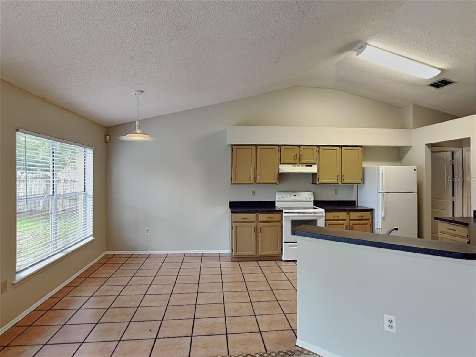 Image 5 of 15 For 1618 Cassingham Circle