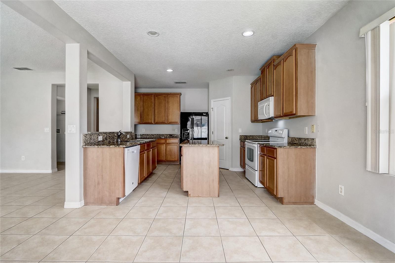 Image 14 of 46 For 3028 Camino Real Drive S