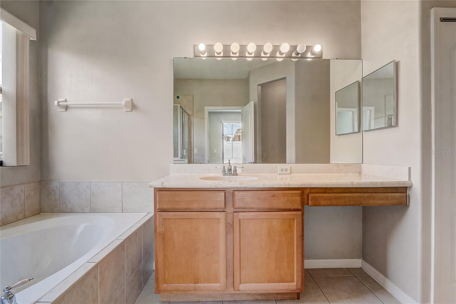 Image 22 of 46 For 3028 Camino Real Drive S