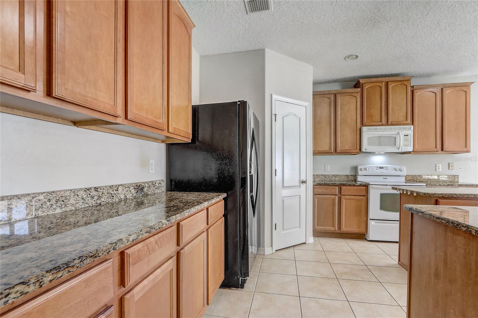 Image 25 of 46 For 3028 Camino Real Drive S