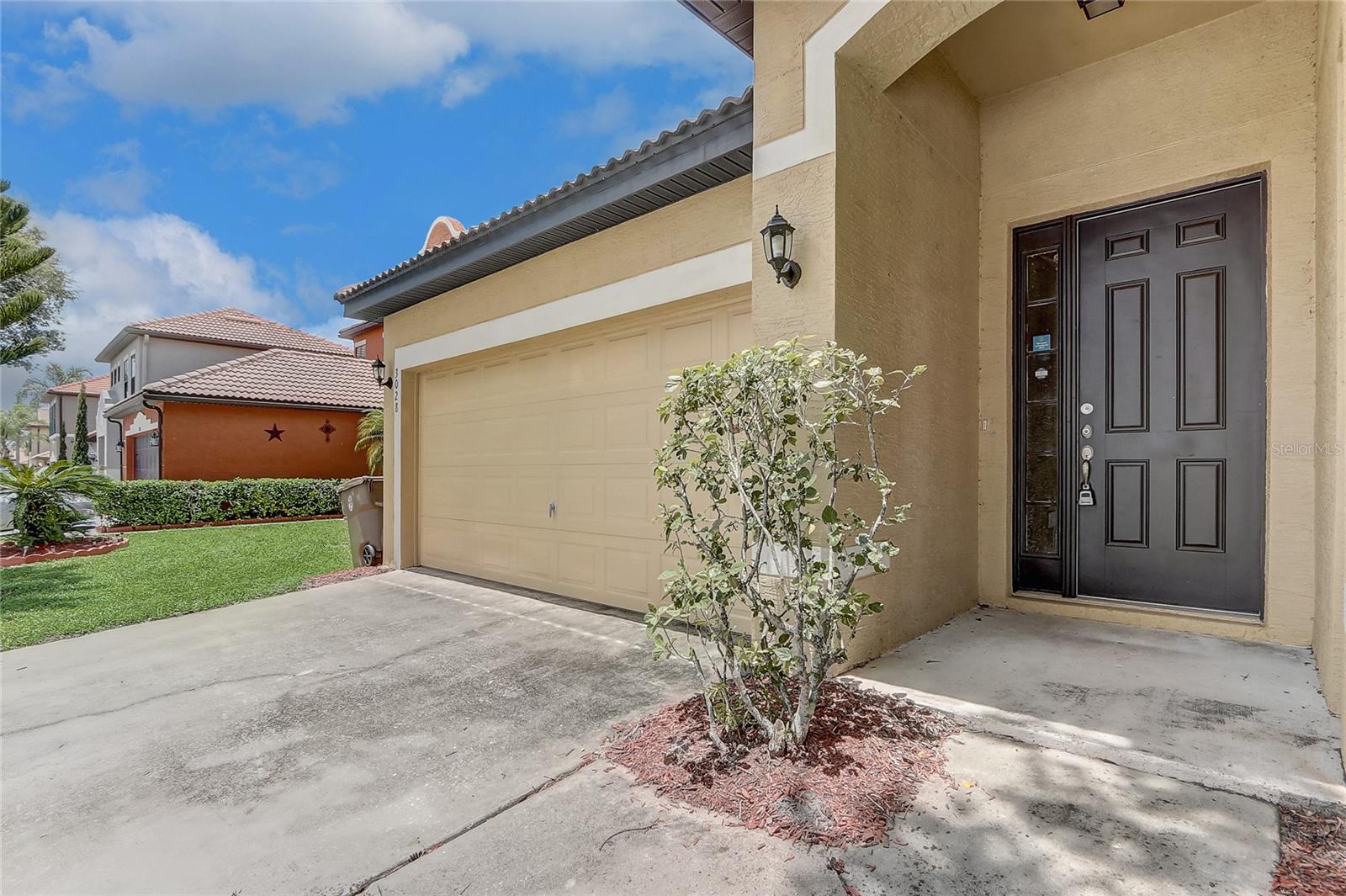 Image 4 of 46 For 3028 Camino Real Drive S