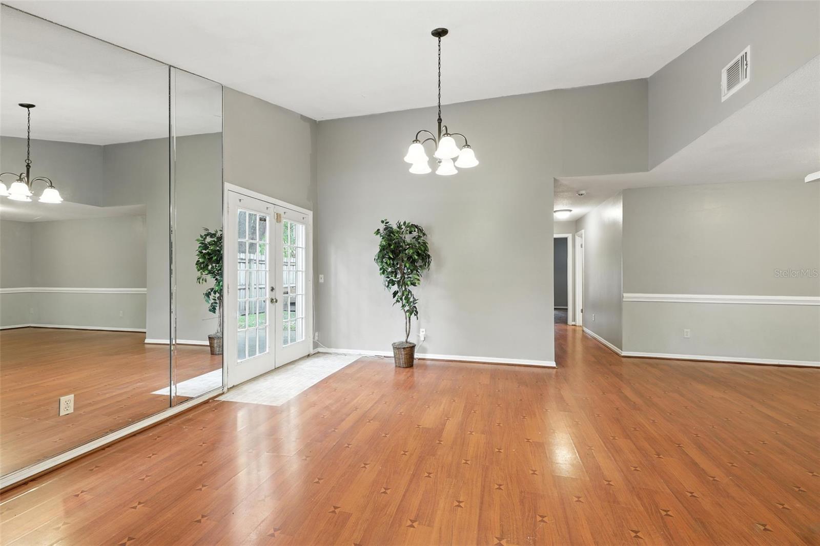 Image 4 of 26 For 4554 Heritage Oak Drive