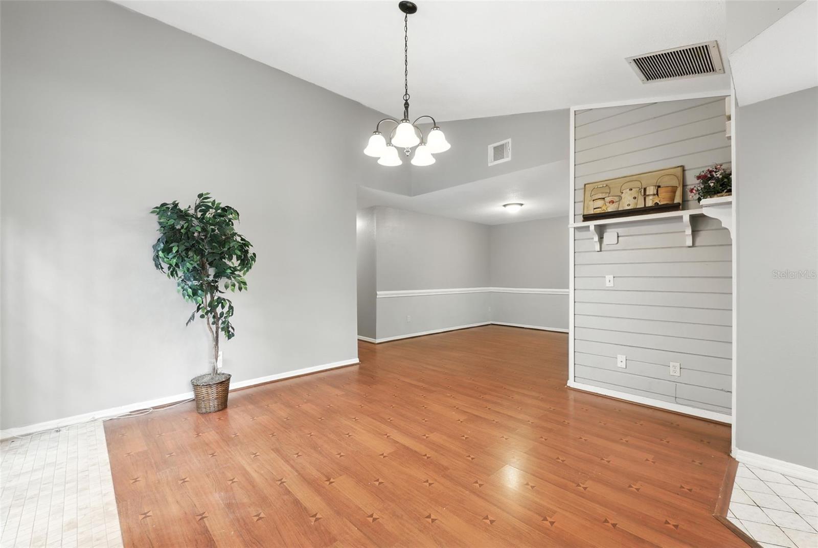 Image 5 of 26 For 4554 Heritage Oak Drive