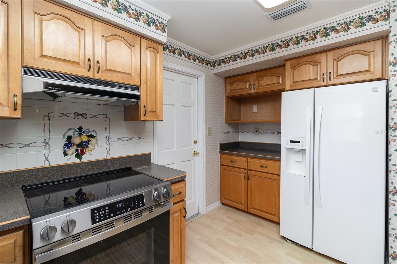 Image 10 of 25 For 4245 Hillview Circle