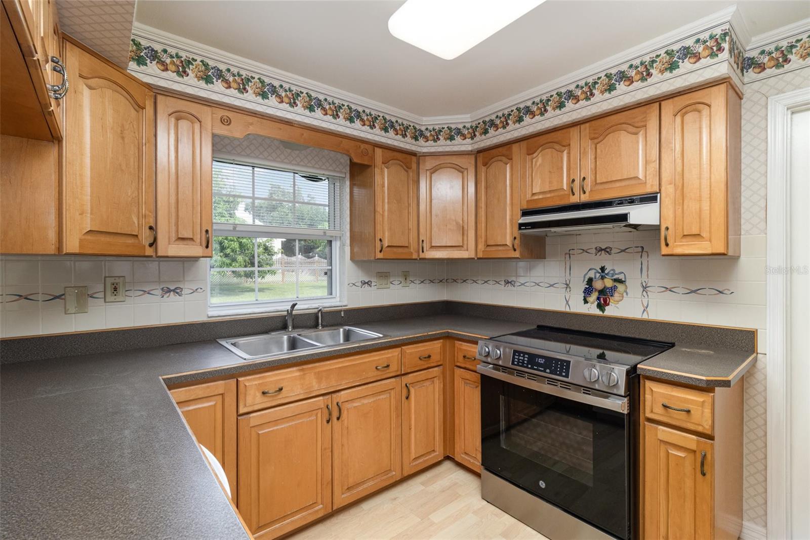 Image 11 of 25 For 4245 Hillview Circle