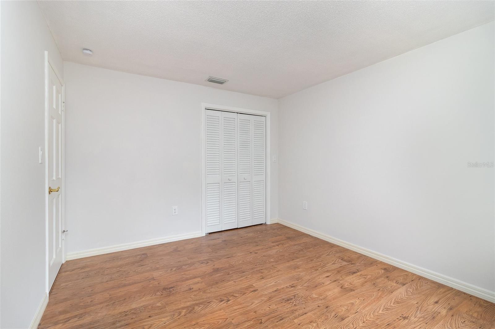 Image 16 of 25 For 4245 Hillview Circle