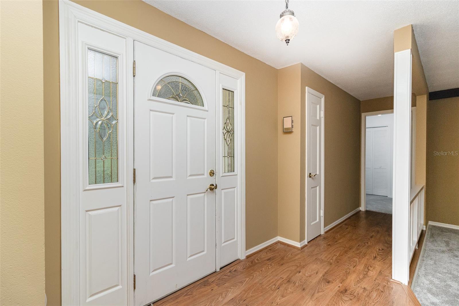 Image 3 of 25 For 4245 Hillview Circle