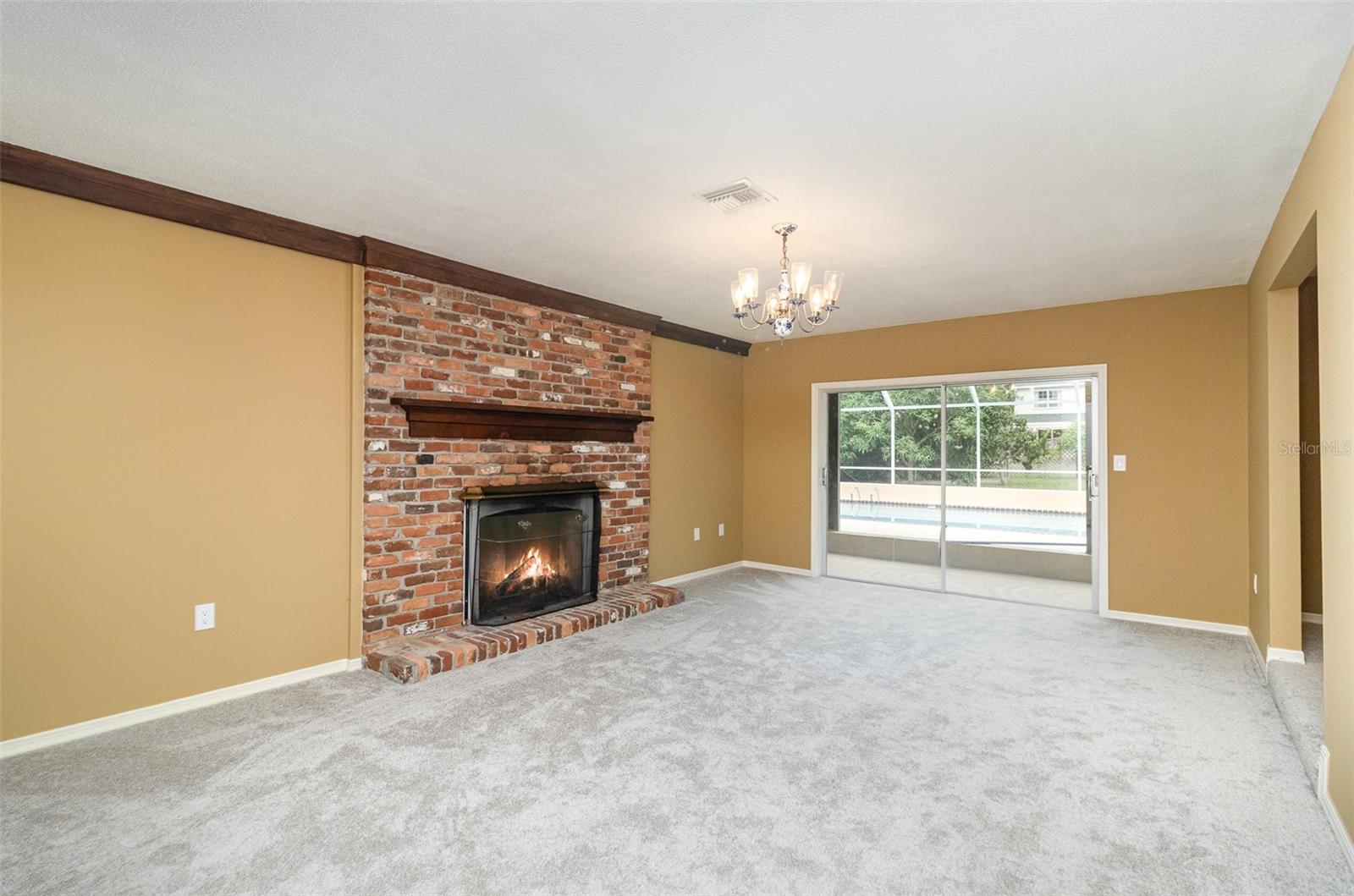 Image 5 of 25 For 4245 Hillview Circle