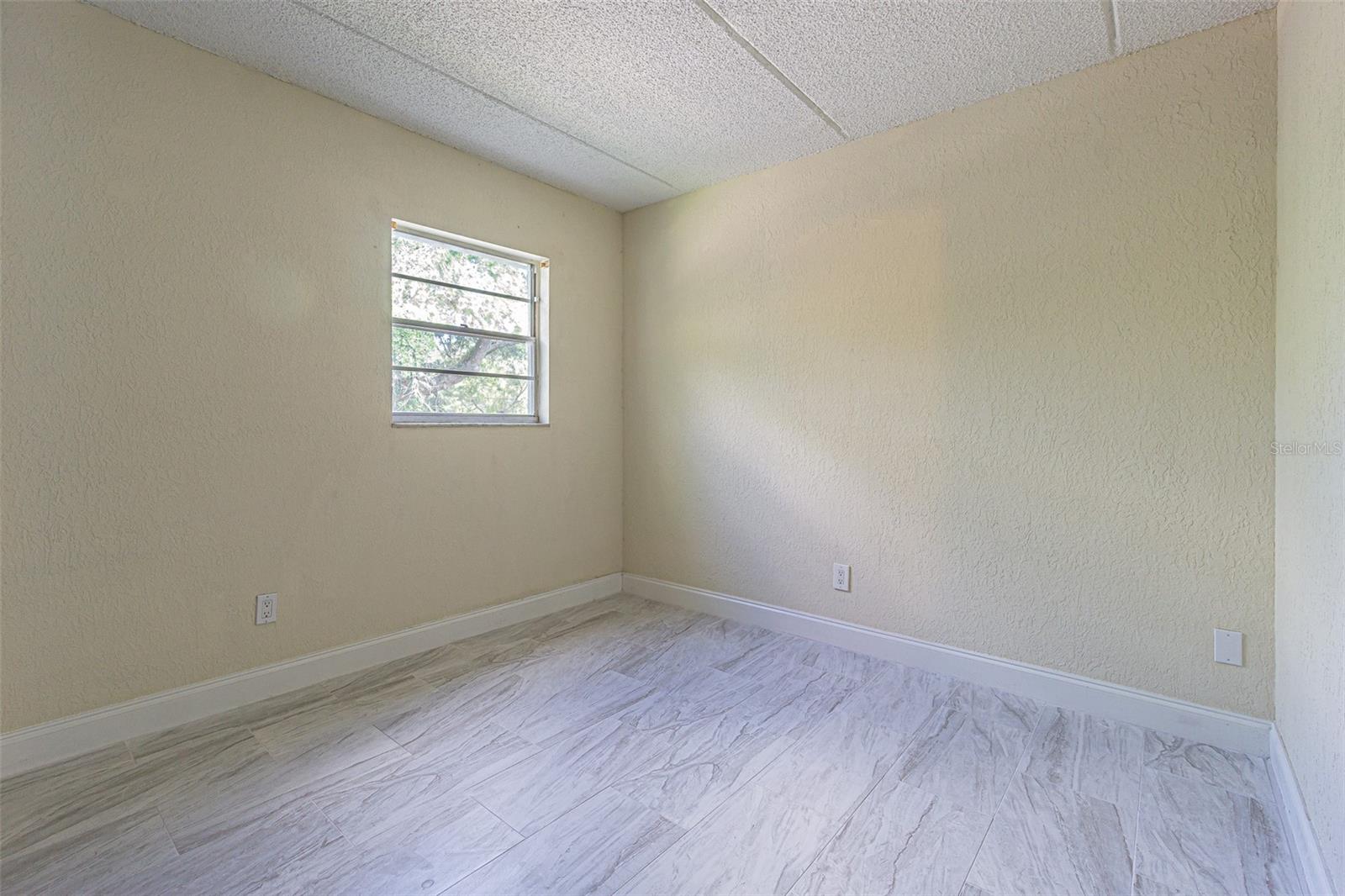 Image 11 of 30 For 2818 Somerset Park Drive