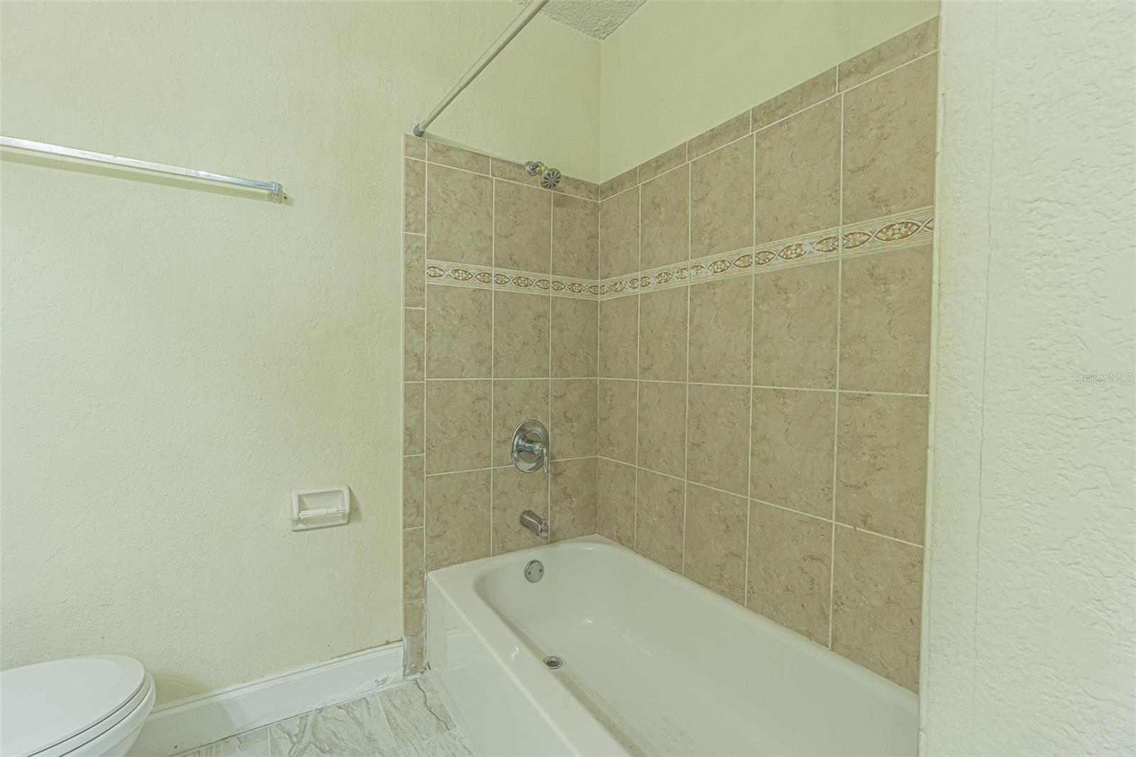 Image 13 of 30 For 2818 Somerset Park Drive
