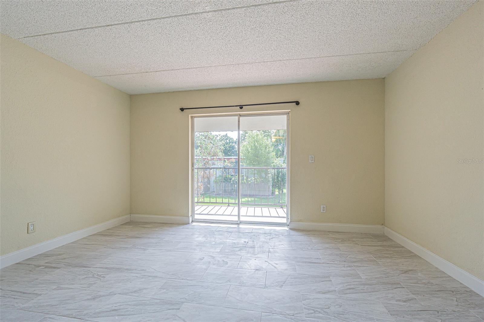 Image 14 of 30 For 2818 Somerset Park Drive