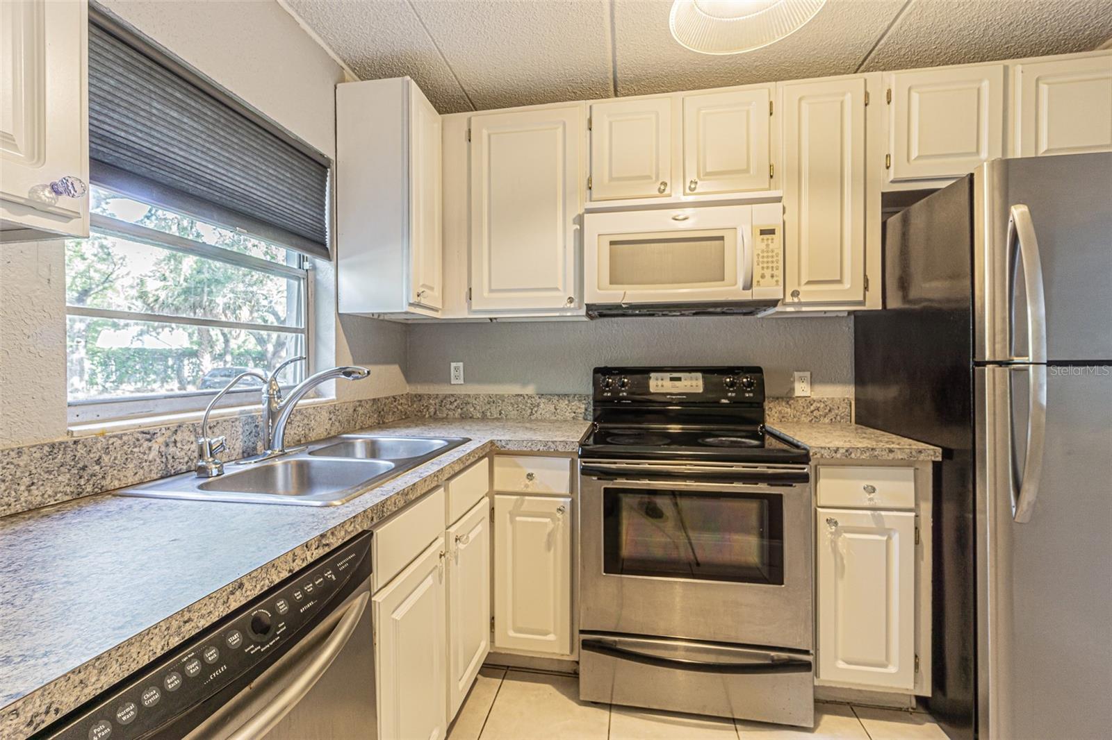Image 3 of 30 For 2818 Somerset Park Drive
