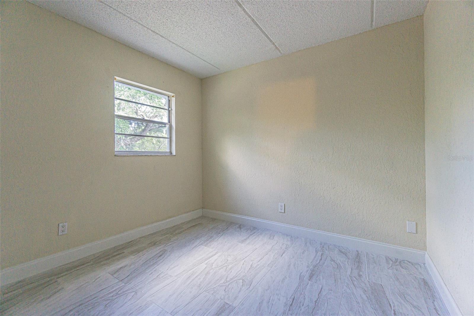 Image 9 of 30 For 2818 Somerset Park Drive