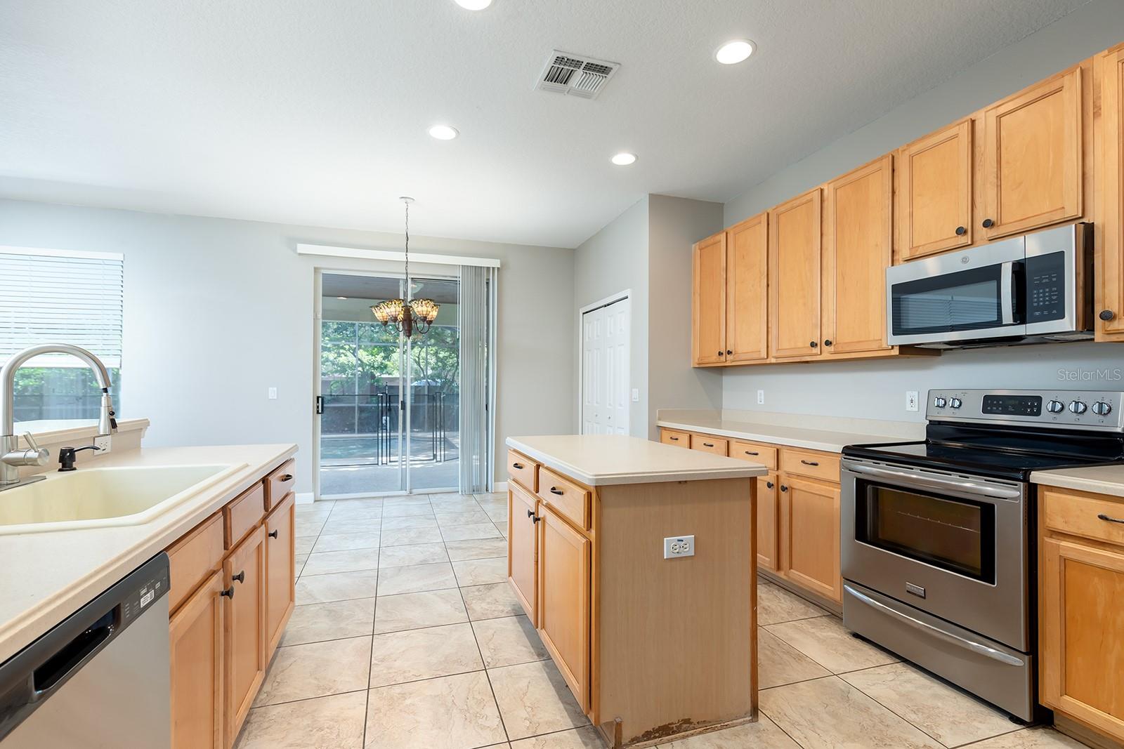 Image 10 of 34 For 2049 Wintermere Pointe Drive