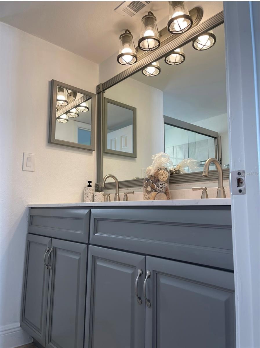Image 10 of 10 For 5014 Laguna Bay Circle 111