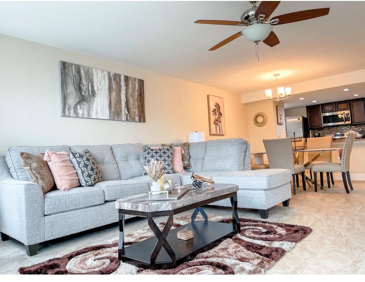 Image 2 of 10 For 5014 Laguna Bay Circle 111