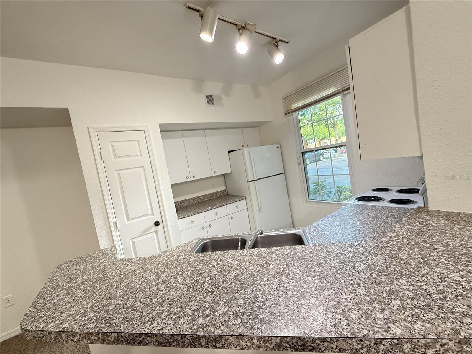 Image 26 of 31 For 6340 Raleigh Street 1001