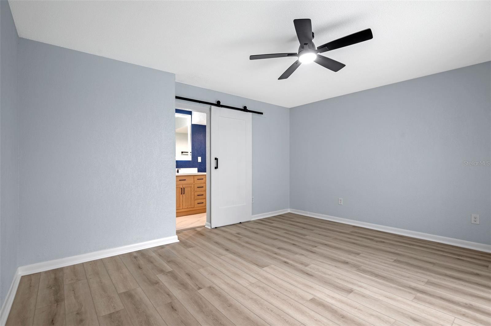 Image 13 of 27 For 598 Aviation Avenue Ne