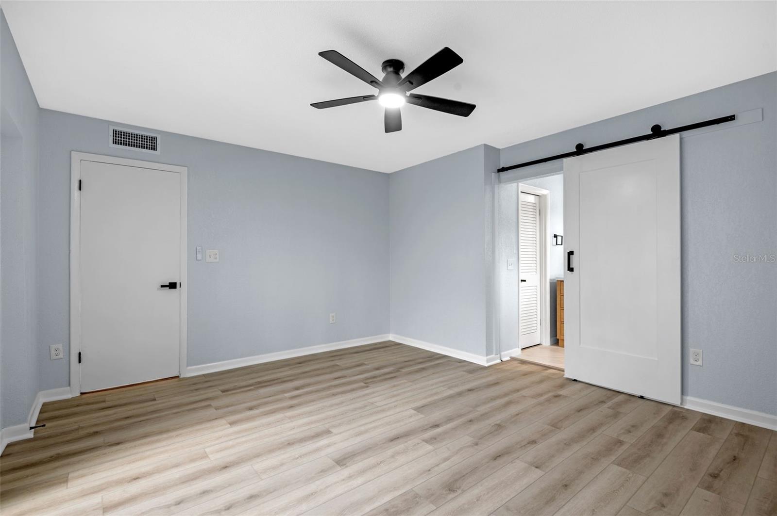 Image 14 of 27 For 598 Aviation Avenue Ne