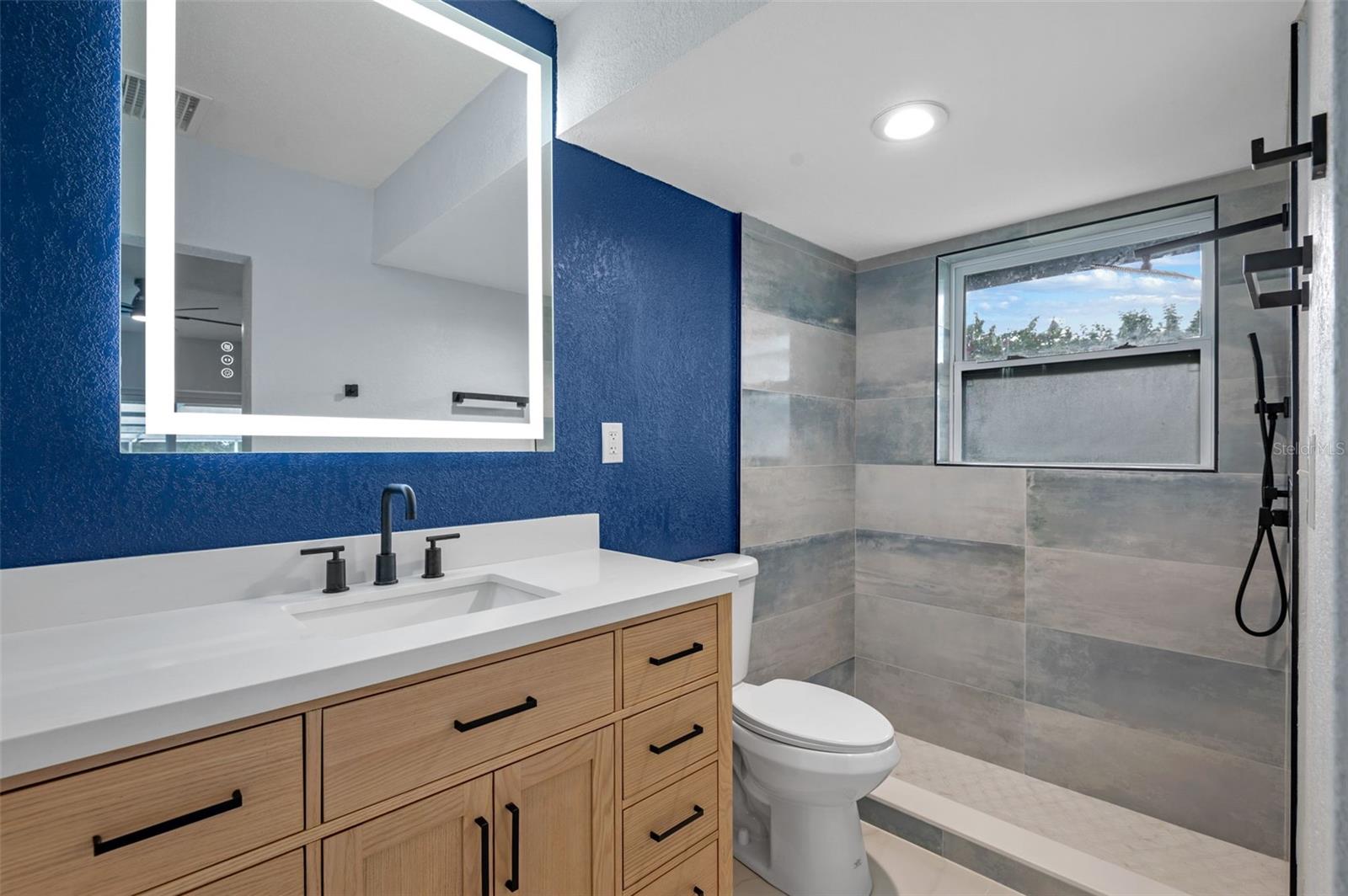 Image 15 of 27 For 598 Aviation Avenue Ne