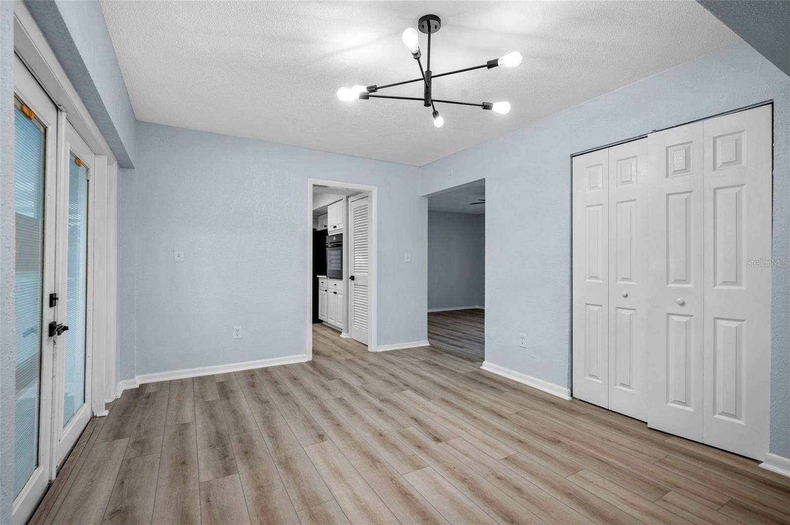 Image 20 of 27 For 598 Aviation Avenue Ne
