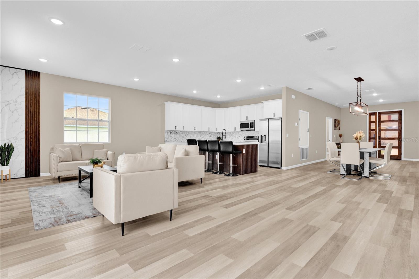 Image 10 of 48 For 4955 Castle Street E