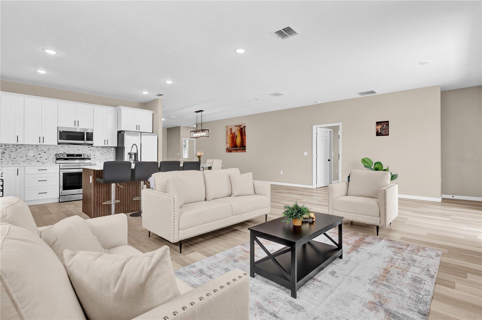 Image 12 of 48 For 4955 Castle Street E