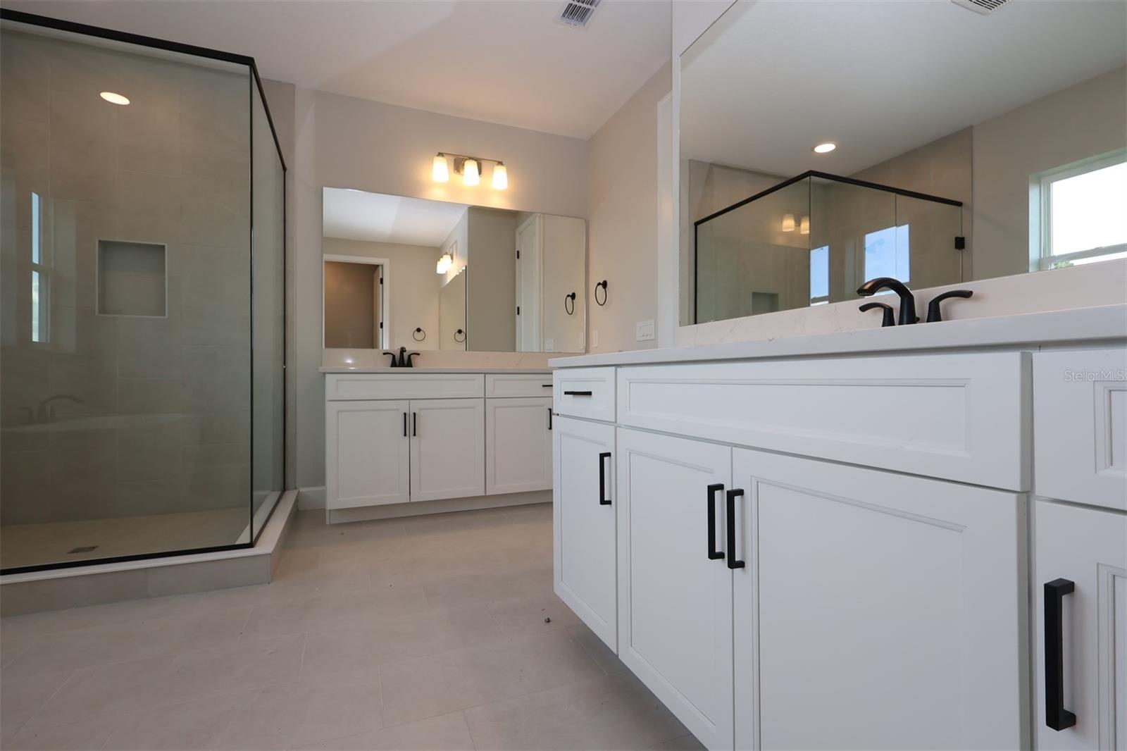Image 10 of 40 For 5368 Park Guell Street