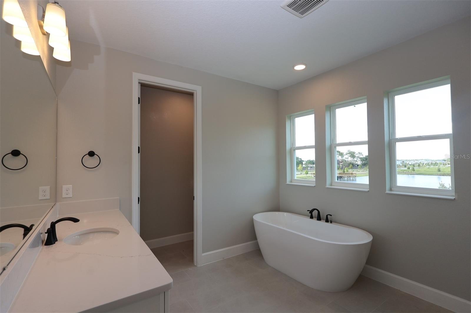 Image 9 of 40 For 5368 Park Guell Street