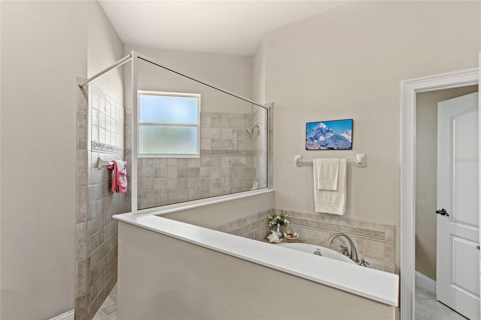 Image 21 of 43 For 6114 Tremayne Drive