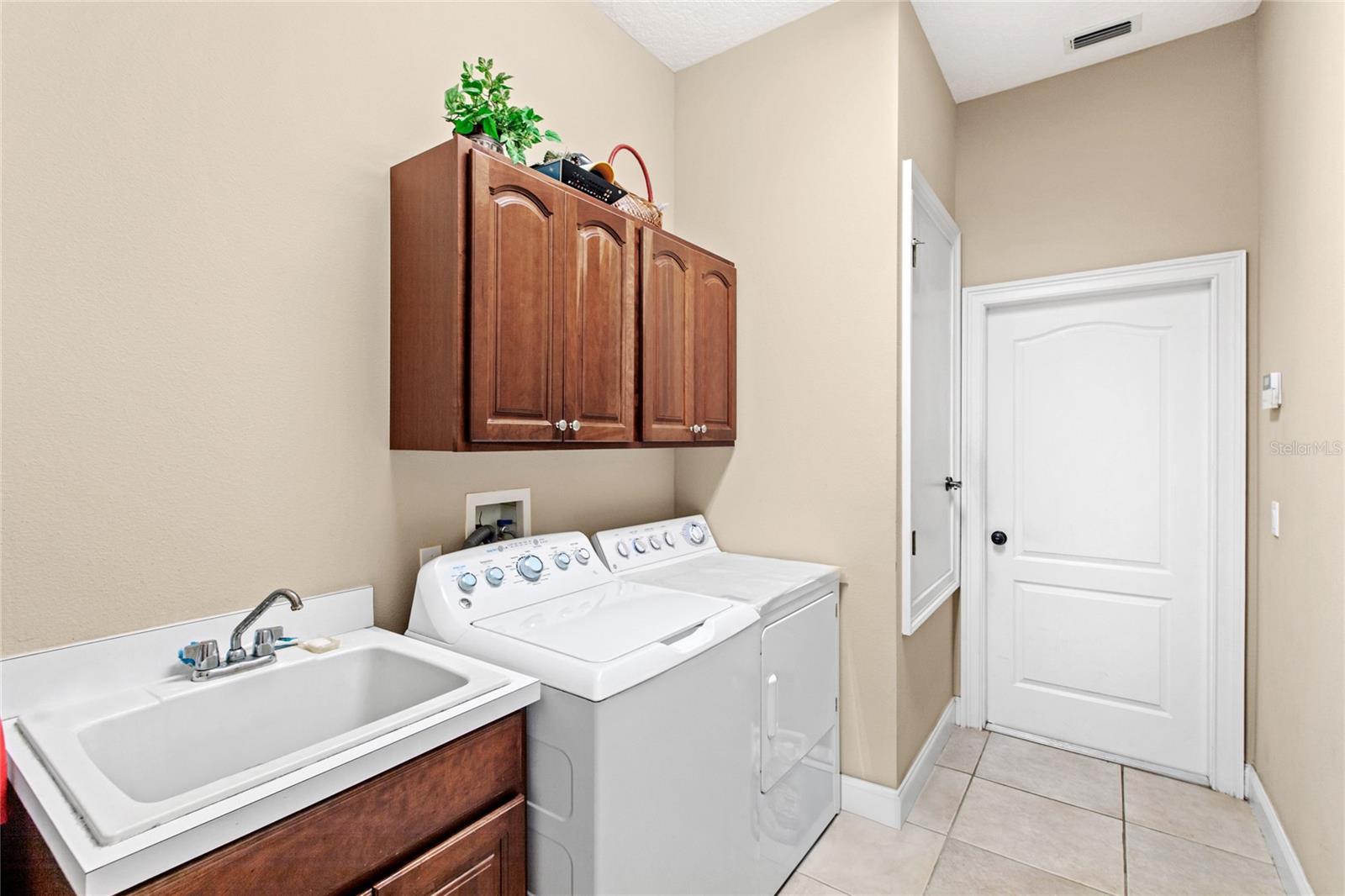 Image 30 of 43 For 6114 Tremayne Drive