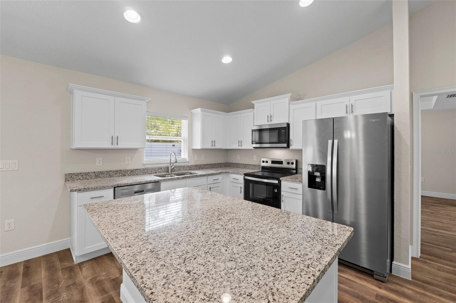 Image 20 of 59 For 661 Vercelli Lane