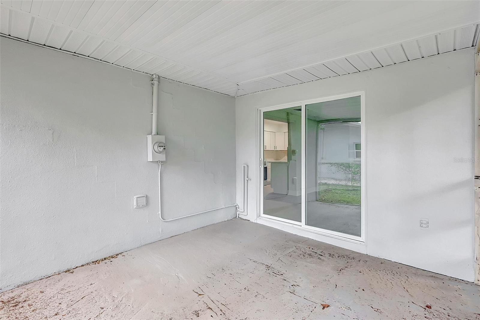 Image 21 of 32 For 559 Vine Avenue