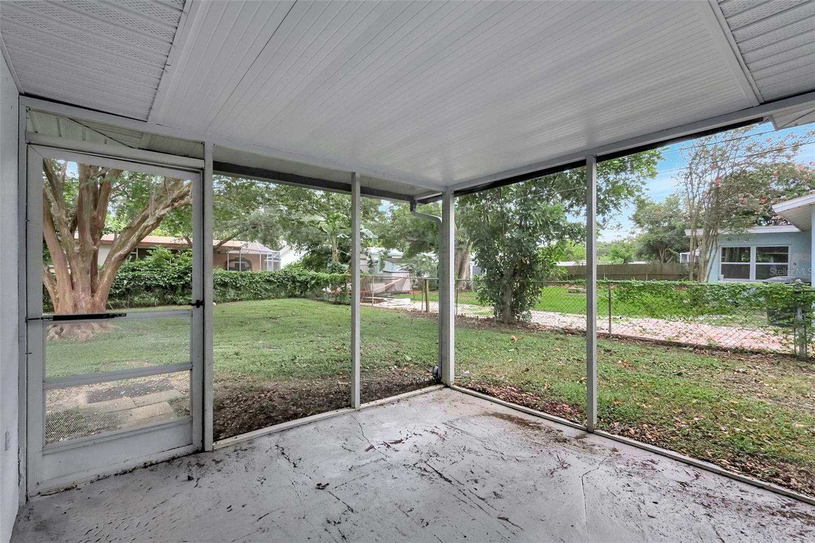 Image 22 of 32 For 559 Vine Avenue