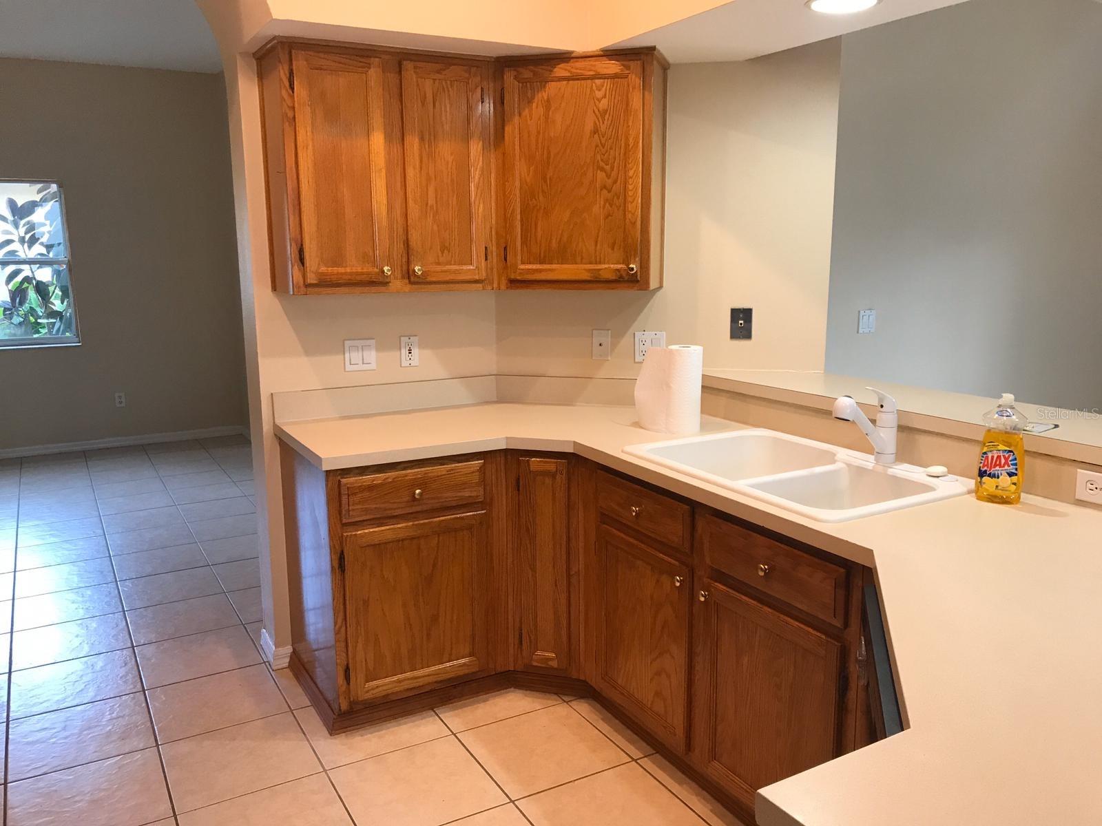 Image 4 of 17 For 14124 Leicester Lane 1